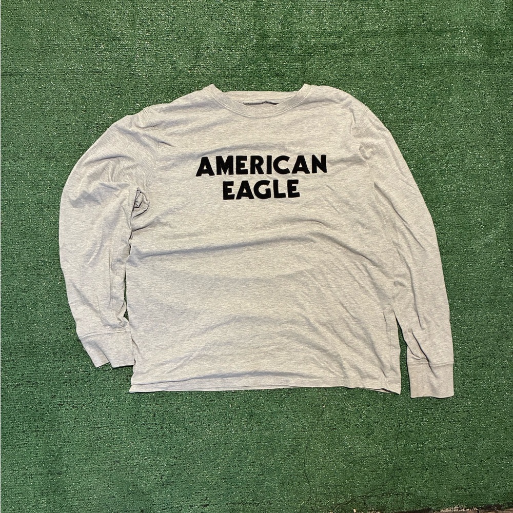 American Eagle Outfitters Light Gray Long Sleeve Tee